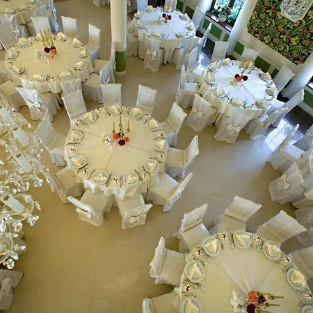 Inn Dom Bankietowy Arkadia 3*