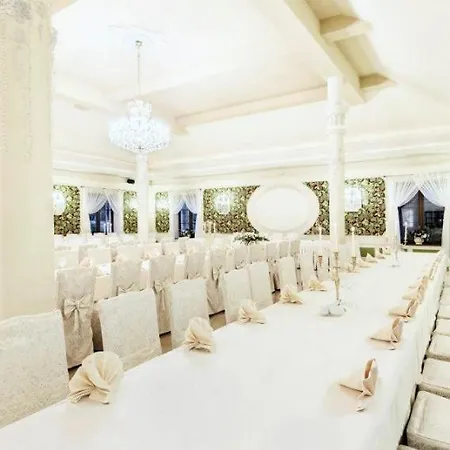 Han/Misafirhane Dom Bankietowy Arkadia 3*